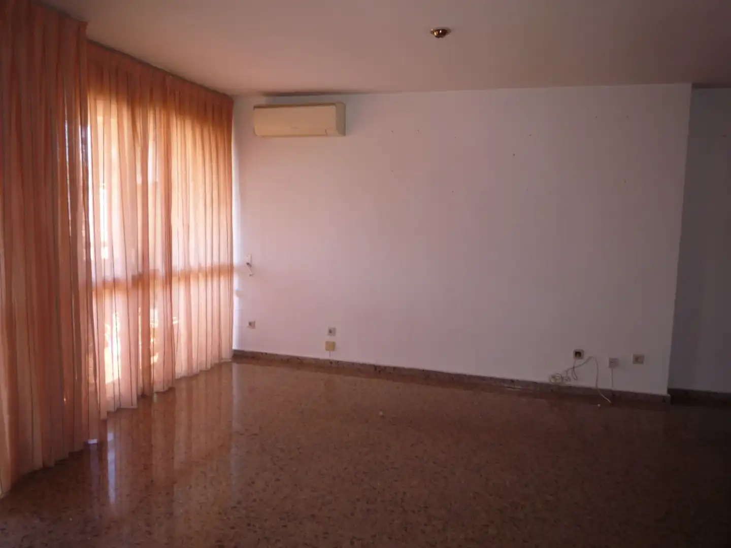 Wohnzimmer von Wohnungen zur Miete in Albacete mit Klimaanlage, Heizung und Terrasse