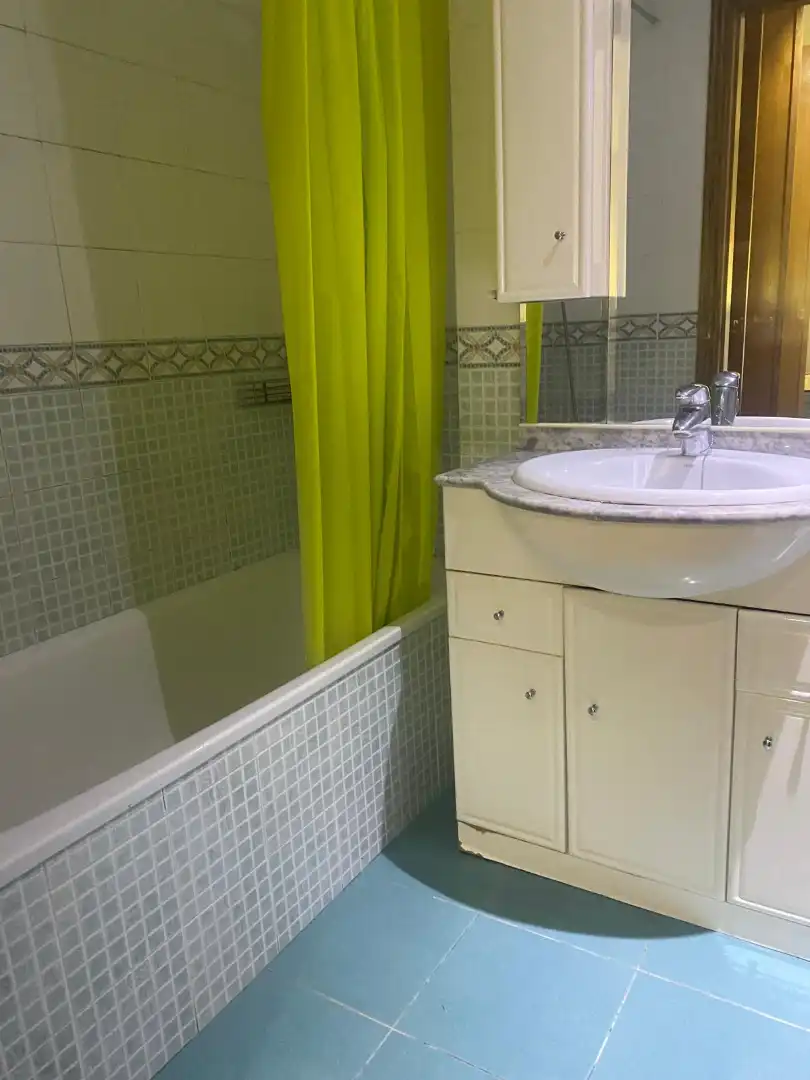 Bathroom of Study for sale in Castellón de la Plana / Castelló de la Plana  with Heating, Furnished and Oven