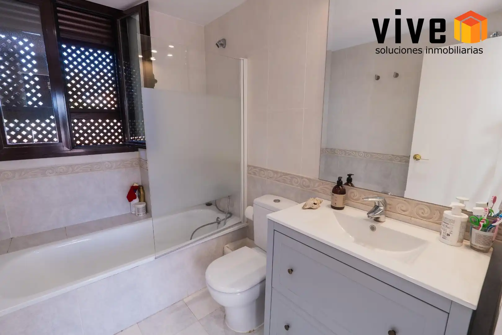Baño de Casa o chalet en venta en Guillena con Aire acondicionado, Calefacción y Terraza