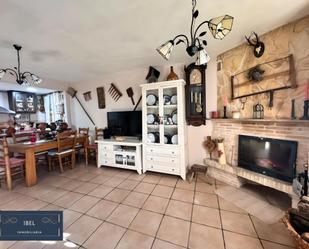 Living room of House or chalet for sale in Lozoyuela-Navas-Sieteiglesias  with Oven