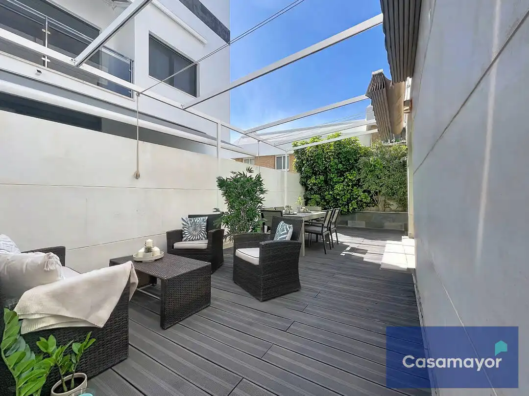 Terrassa de Casa o xalet en venda en Alicante / Alacant amb Aire condicionat, Calefacció i Jardí privat
