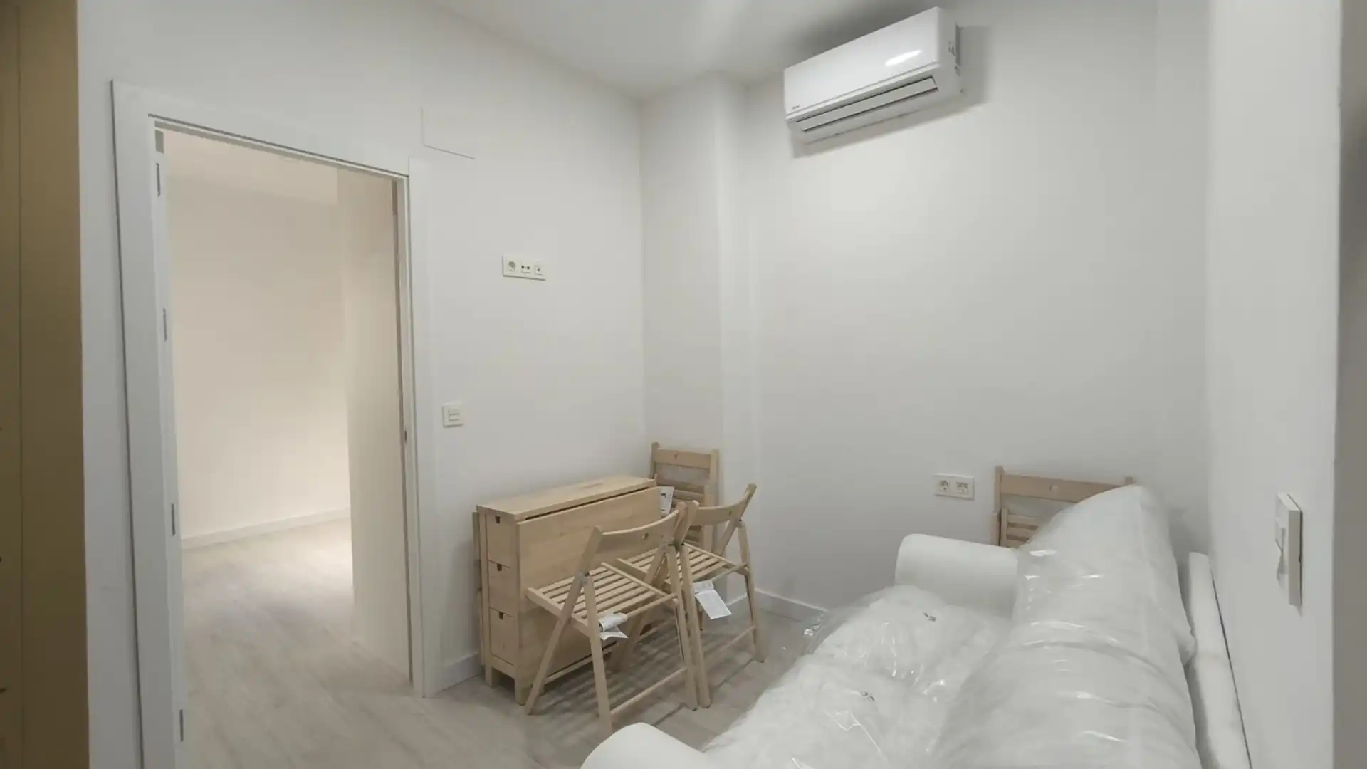 Habitación de Apartamento de alquiler en  Murcia Capital con Aire acondicionado, Calefacción y Amueblado