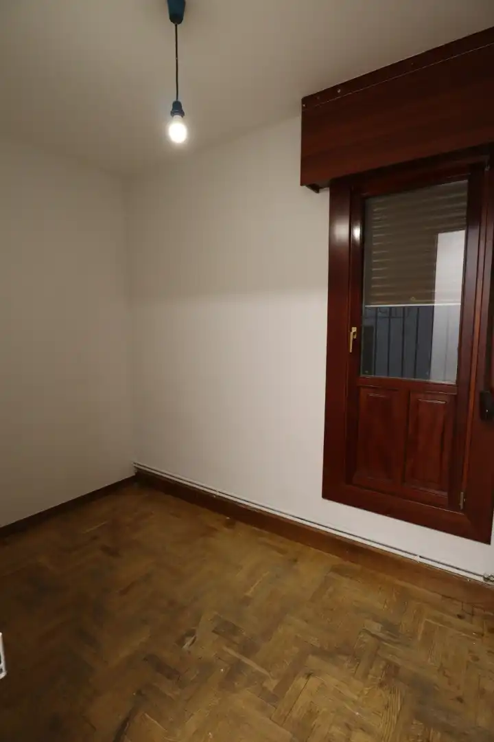Habitación de Piso en venta en Bilbao  con Calefacción, Terraza y Balcón