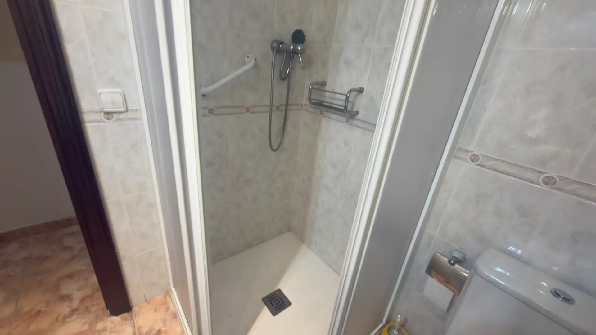 Bathroom of Flat for sale in Vilanova i la Geltrú  with Oven and Balcony
