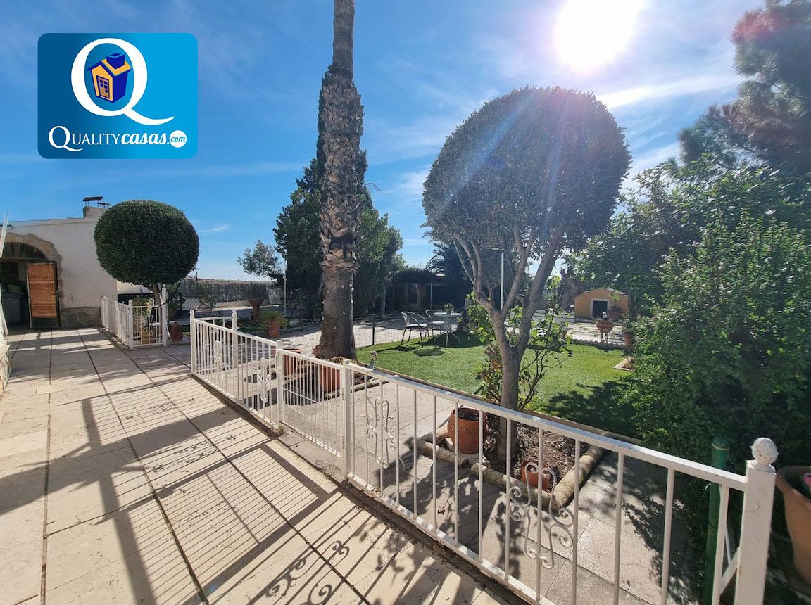 Jardí de Casa o xalet en venda en San Vicente del Raspeig / Sant Vicent del Raspeig amb Aire condicionat, Terrassa i Traster