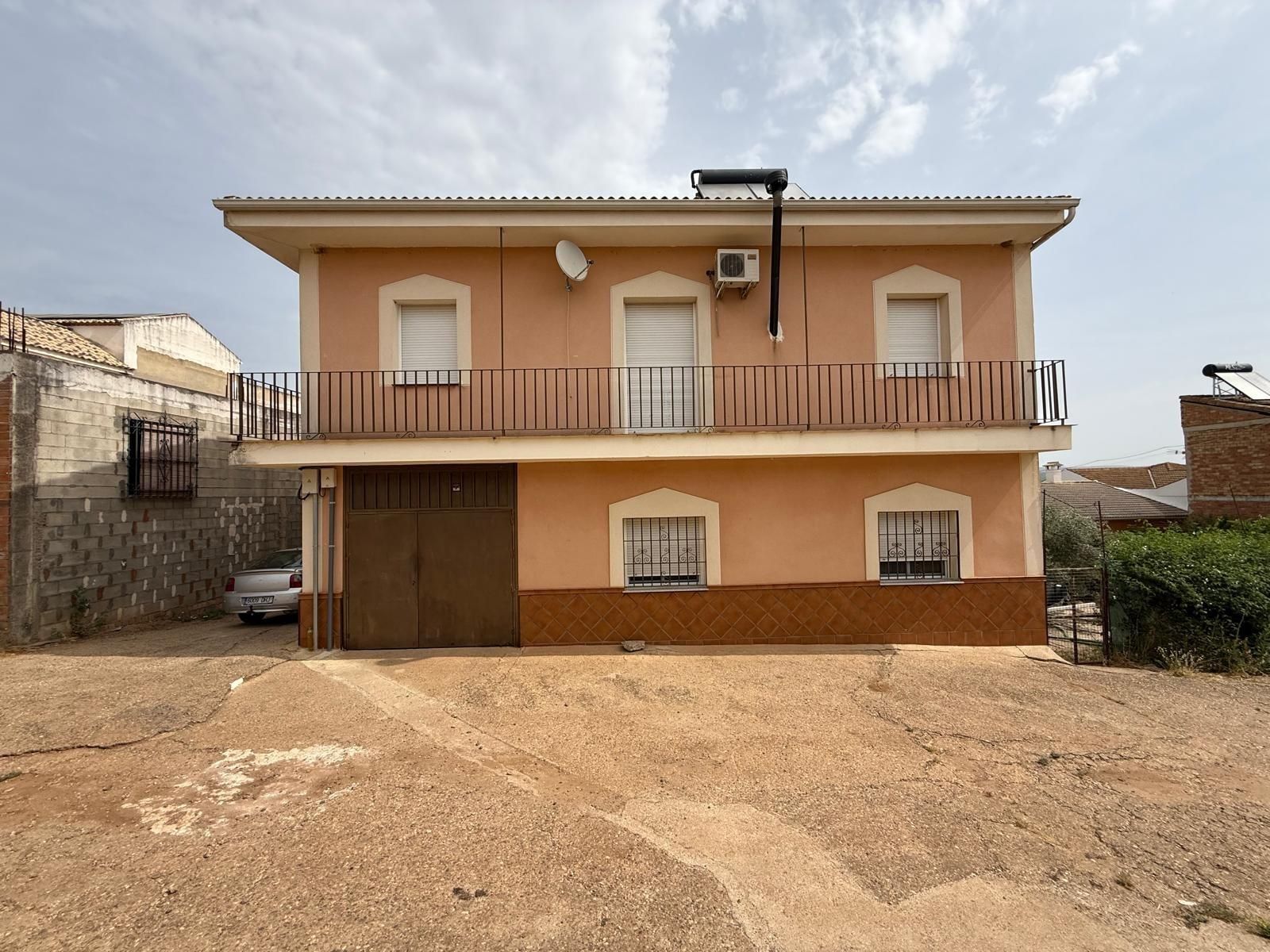 Exterior view of House or chalet for sale in  Córdoba Capital  with Air Conditioner and Terrace