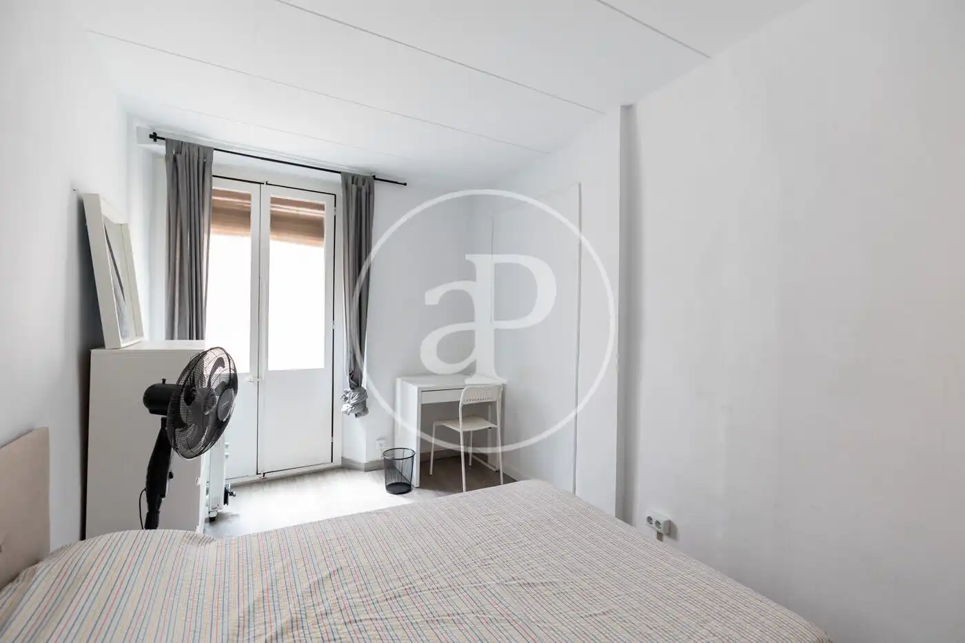 Bedroom of Flat for sale in Barcelona  with Heating, Furnished and Balcony