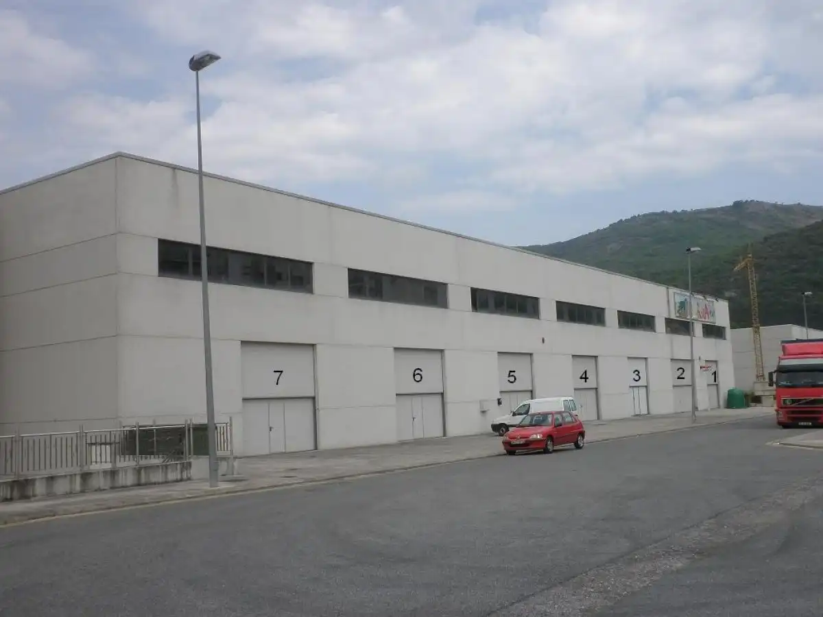Nau industrial de lloguer a Polígono Akaborro 11