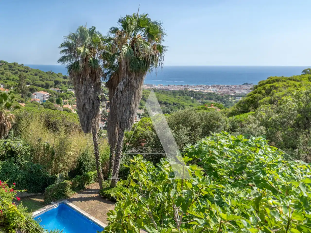 Villa con giardino in vendita a Avinguda de la Roca Grossa 120