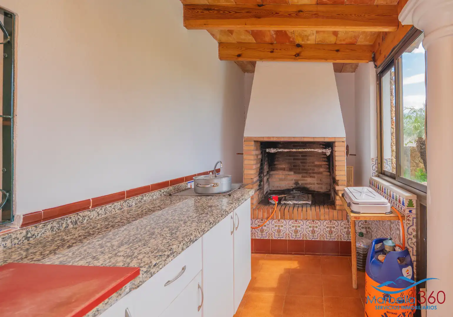 Cocina de Casa o chalet en venta en Marbella con Aire acondicionado, Calefacción y Jardín privado