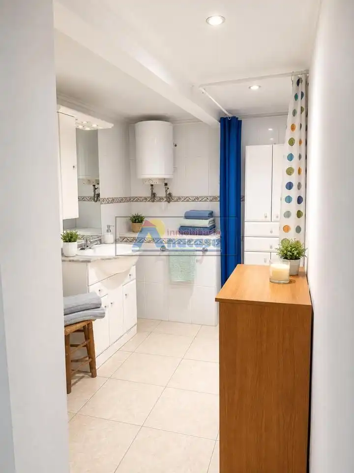Bany de Casa o xalet en venda en Oliva amb Aire condicionat, Terrassa i Traster