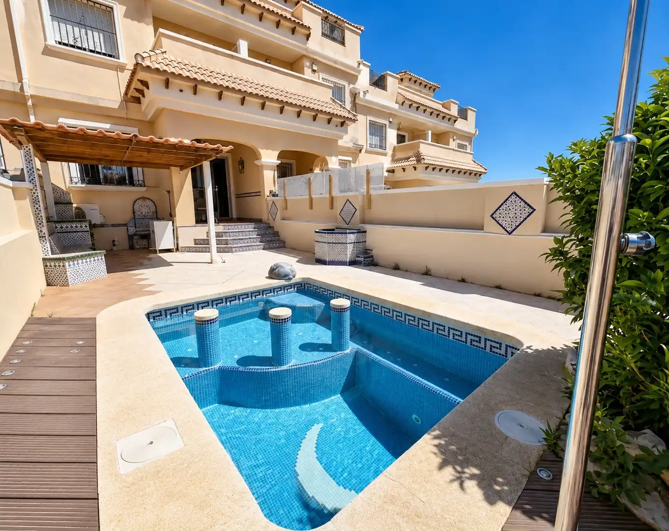 Piscina de Casa o xalet en venda en Orihuela amb Aire condicionat, Calefacció i Jardí privat