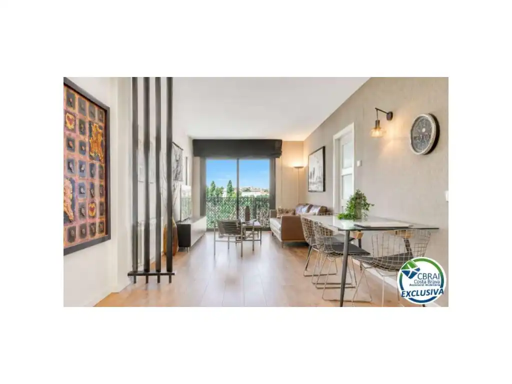 Exterior view of Duplexes for sale in Figueres  with Air Conditioner and Furnished