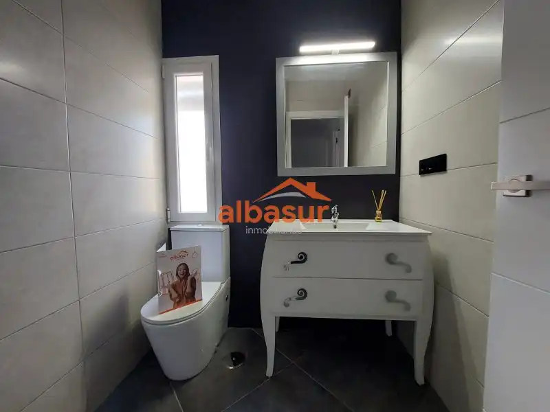 Baño de Piso de alquiler en Córdoba con Aire acondicionado, Terraza y Amueblado