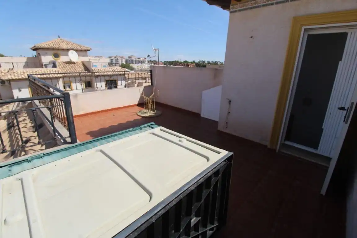 Terrassa de Casa adosada en venda en Orihuela amb Jardí privat, Terrassa i Moblat