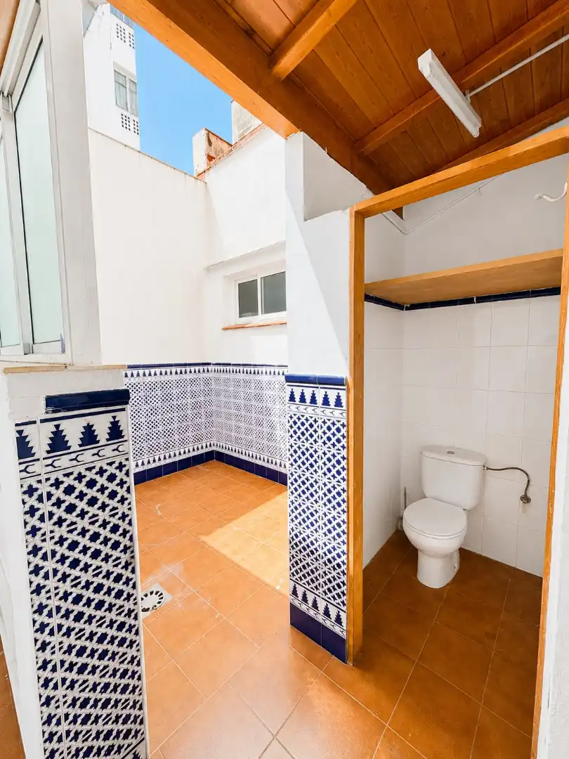 Bathroom of Commercial properties for sale in Sevilla