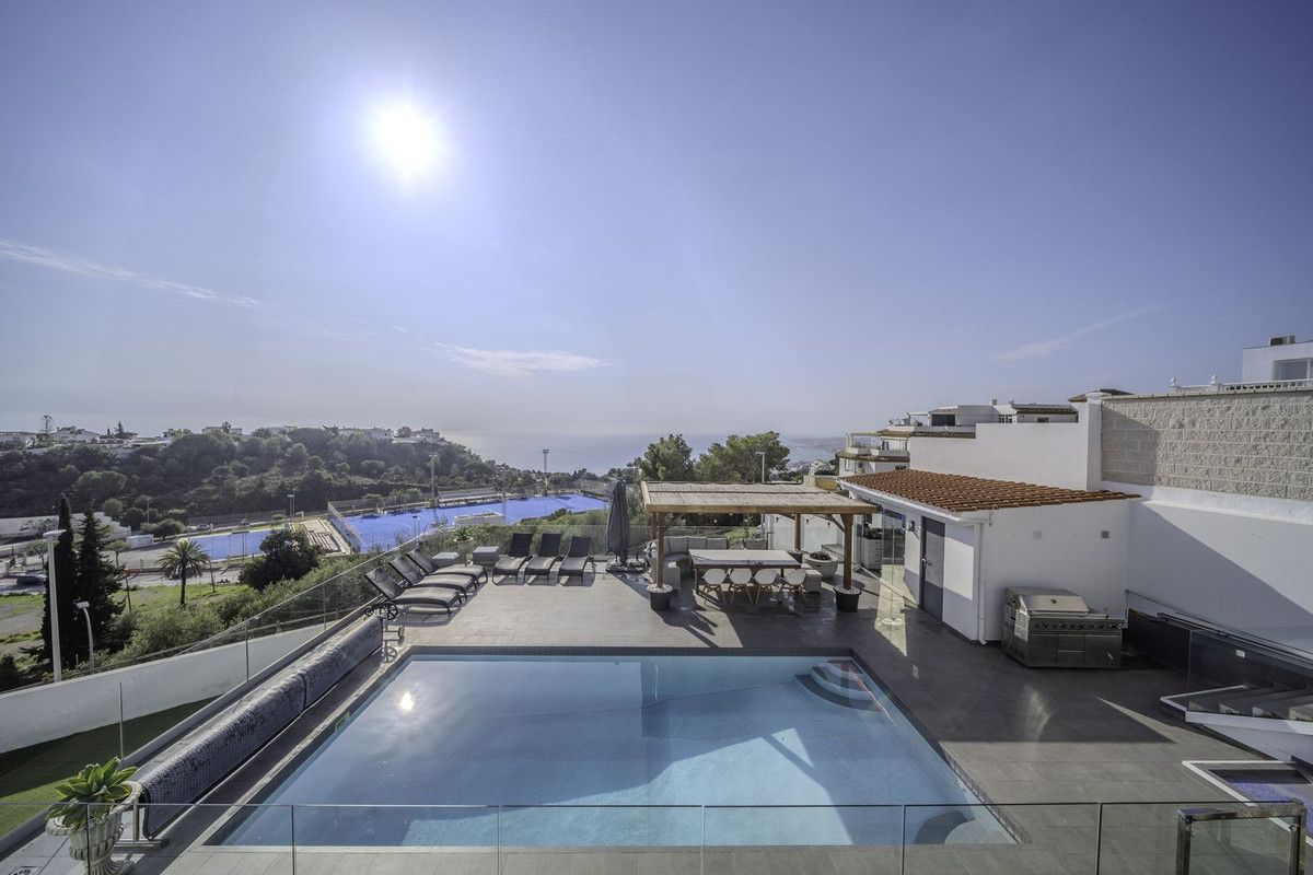 Swimming pool of House or chalet for sale in Benalmádena  with Terrace, Swimming Pool and Alarm