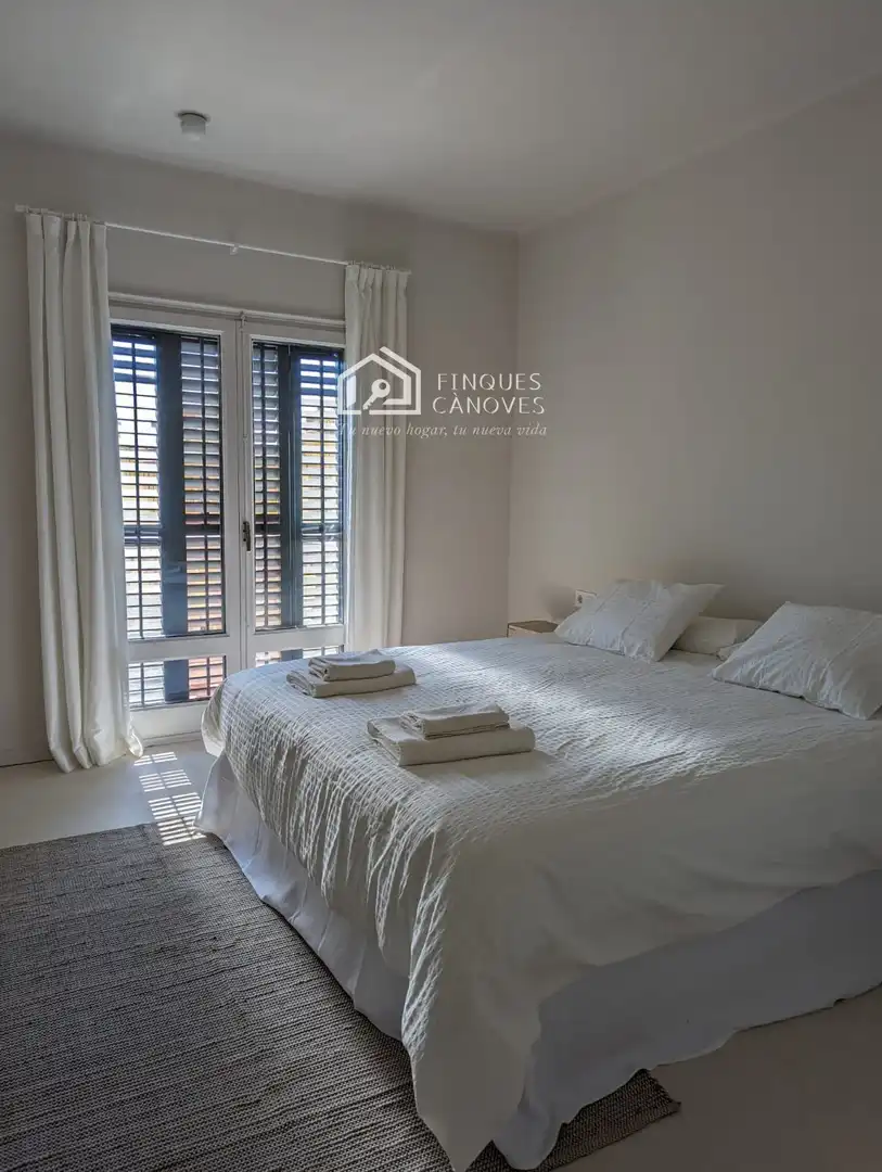 Bedroom of Flat for sale in Girona  with Air Conditioner, Heating and Terrace