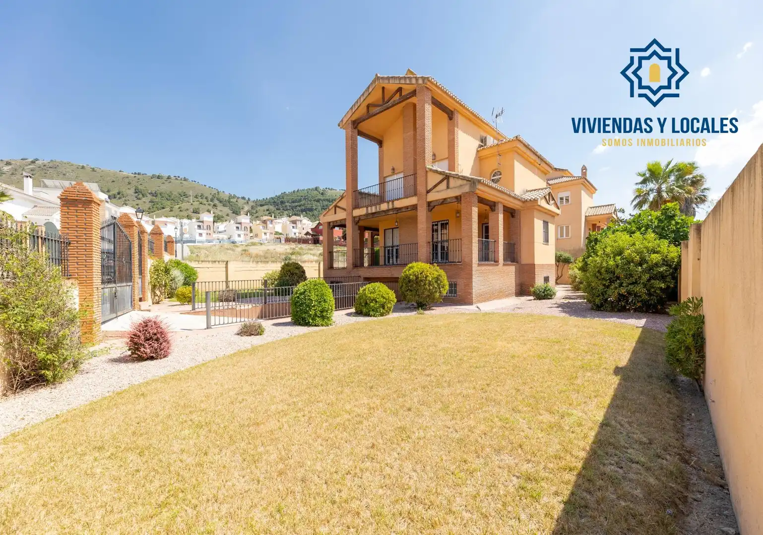 Garden of Houses for sale in Dílar  with Air Conditioner, Heating and Private garden
