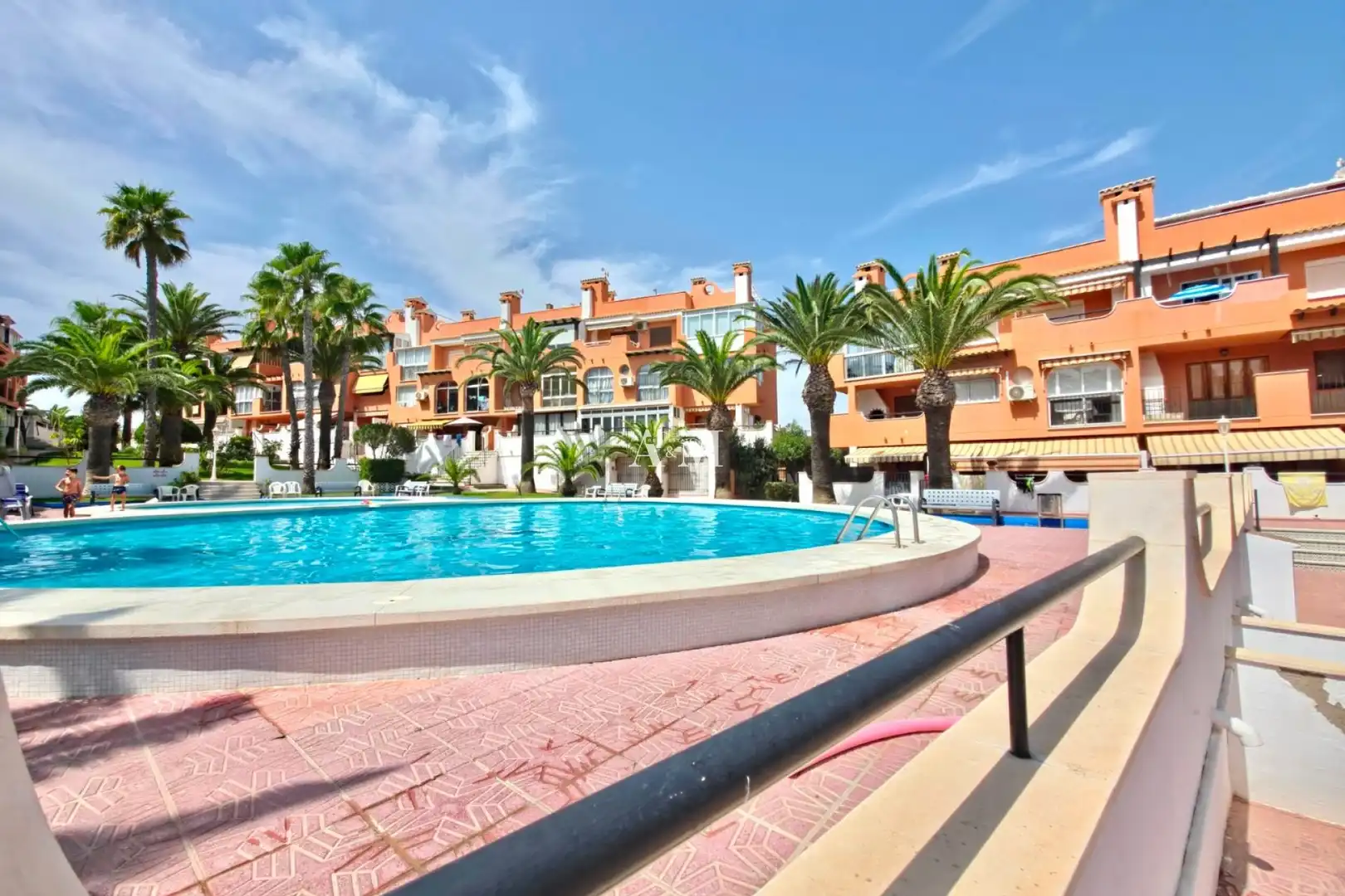 Swimming pool of Flat for rent in Torrevieja  with Air Conditioner, Heating and Terrace