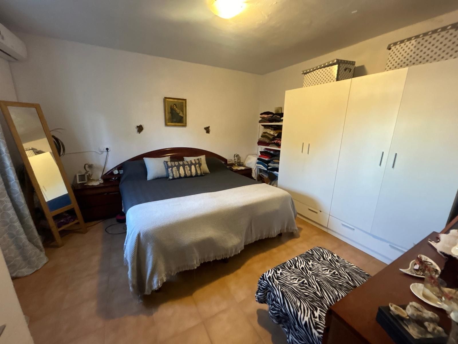 Dormitori de Casa o xalet en venda en Dos Hermanas