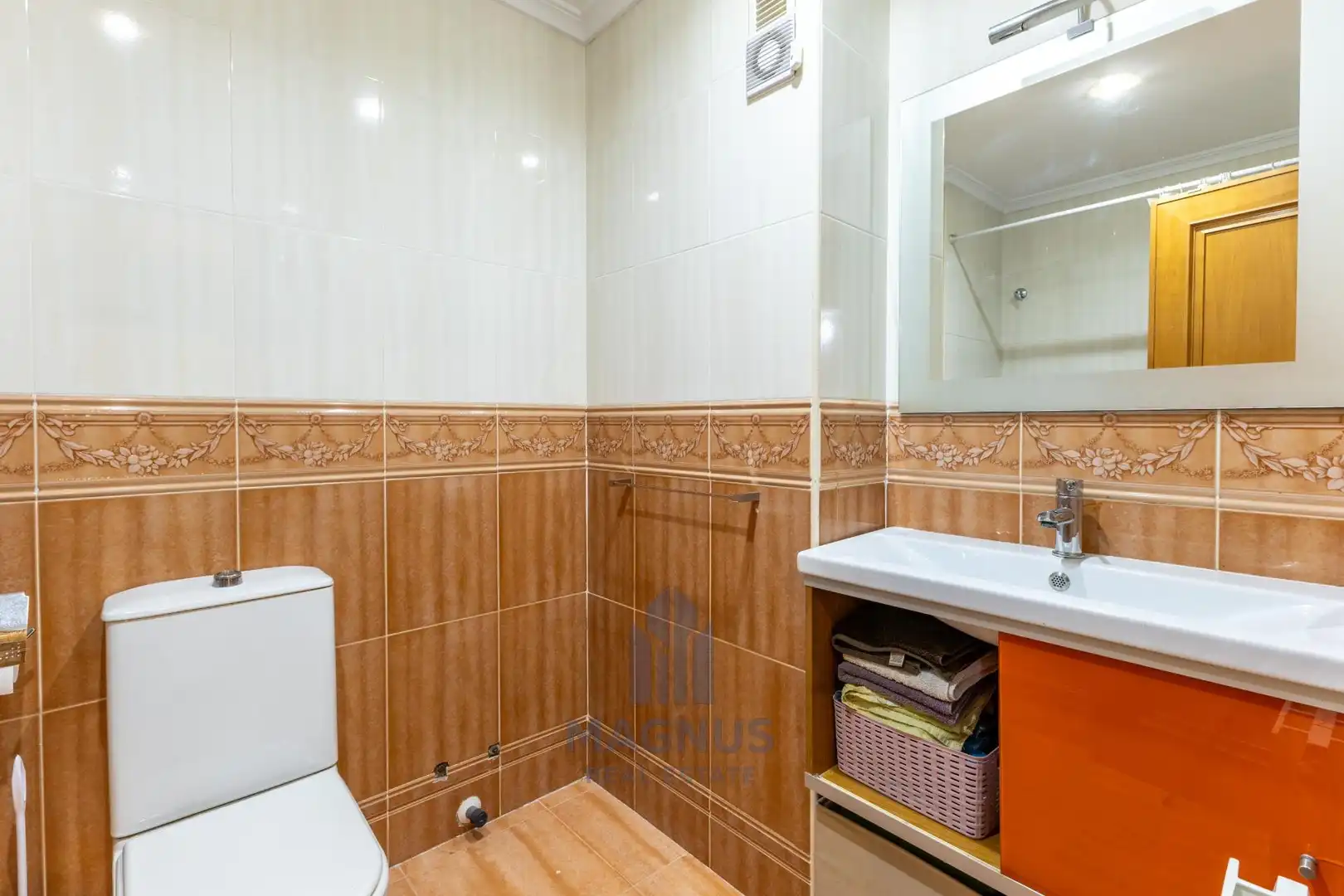 Baño de Piso en venta en Valencia con Aire acondicionado, Calefacción y Balcón