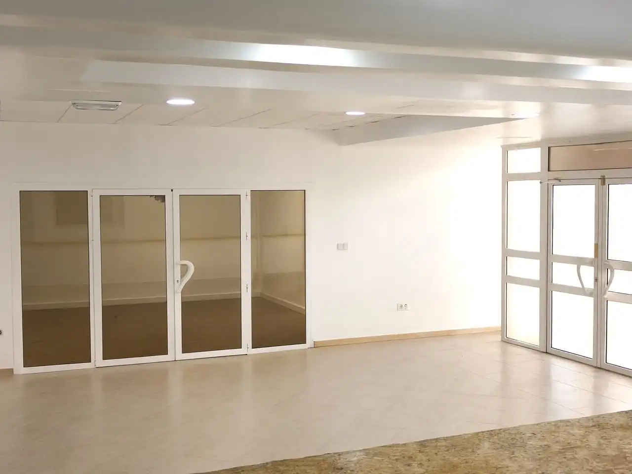 Local en venta en Catral con Aire acondicionado