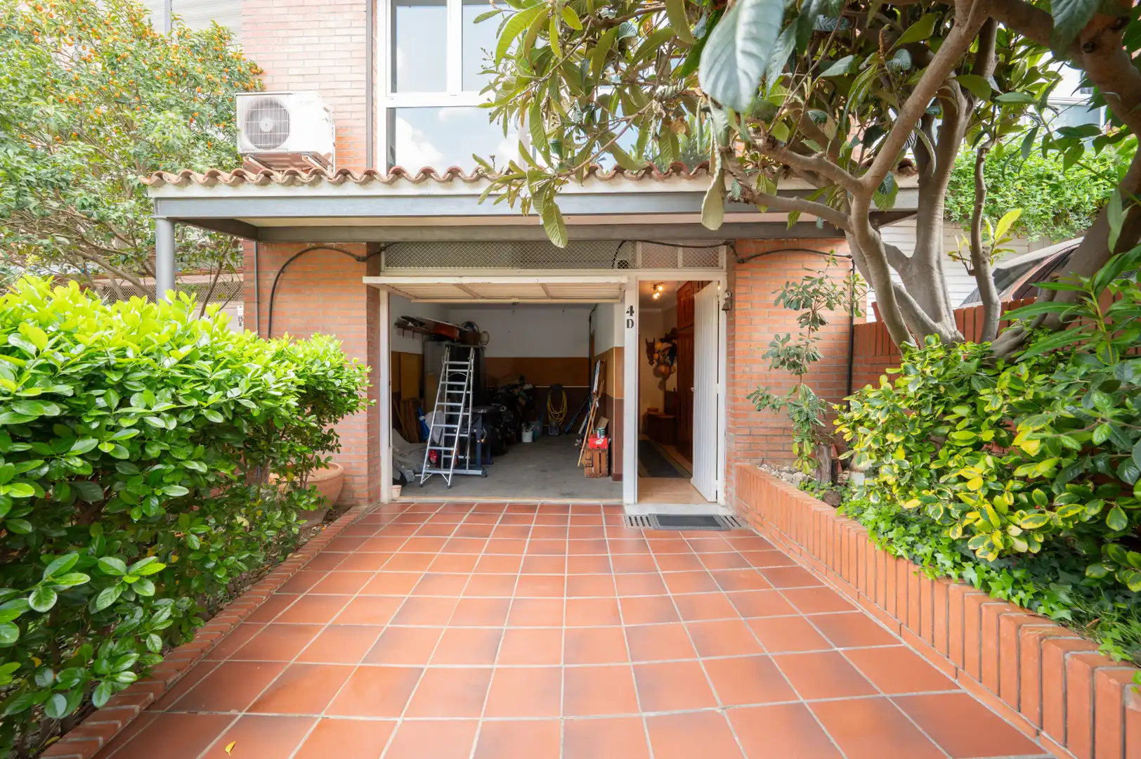 Garten von Einfamilien-Reihenhaus zum Verkauf in Sant Cugat del Vallès mit Klimaanlage, Heizung und Privatgarten