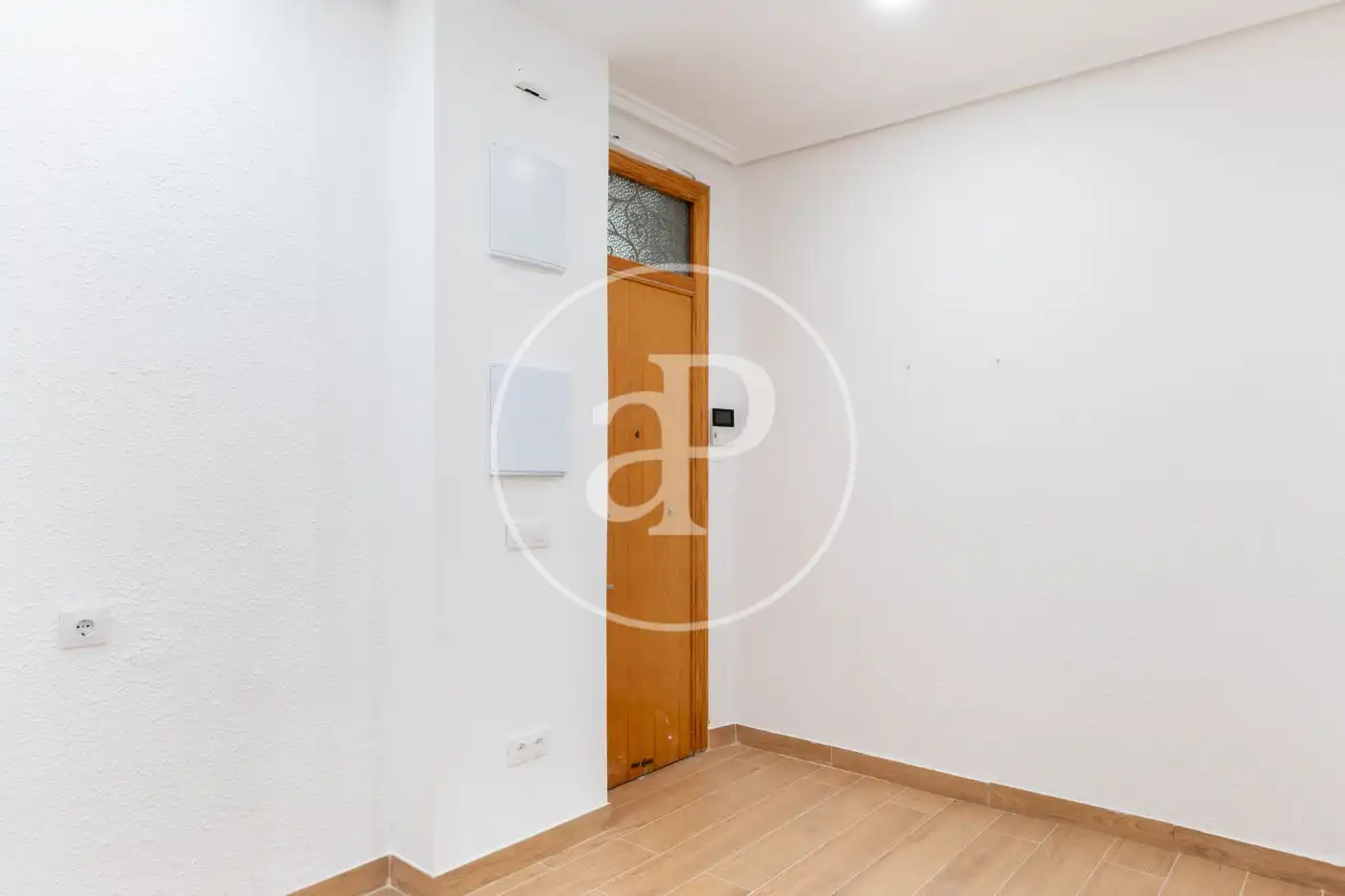 Flat for rent in Valencia  with Air Conditioner, Heating and Furnished