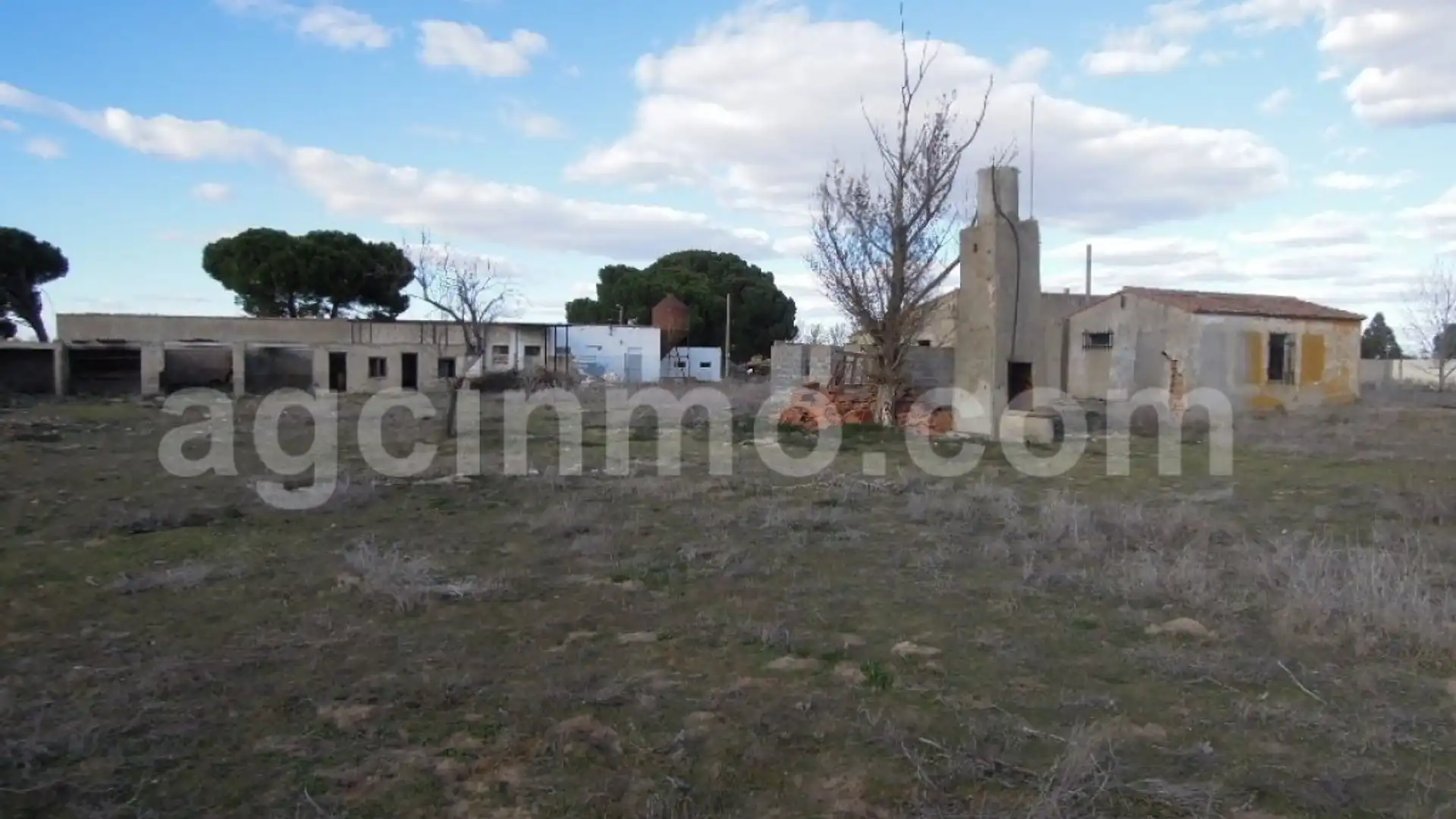 Country homes for sale in Boecillo  with Private garden