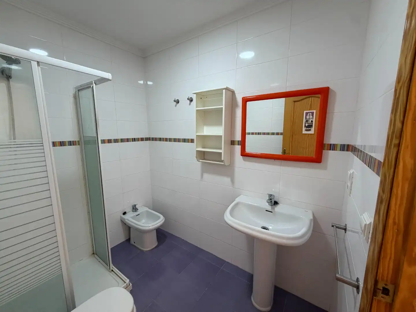 Badezimmer von Einfamilien-Reihenhaus zum Verkauf in Dénia mit Klimaanlage, Privatgarten und Terrasse