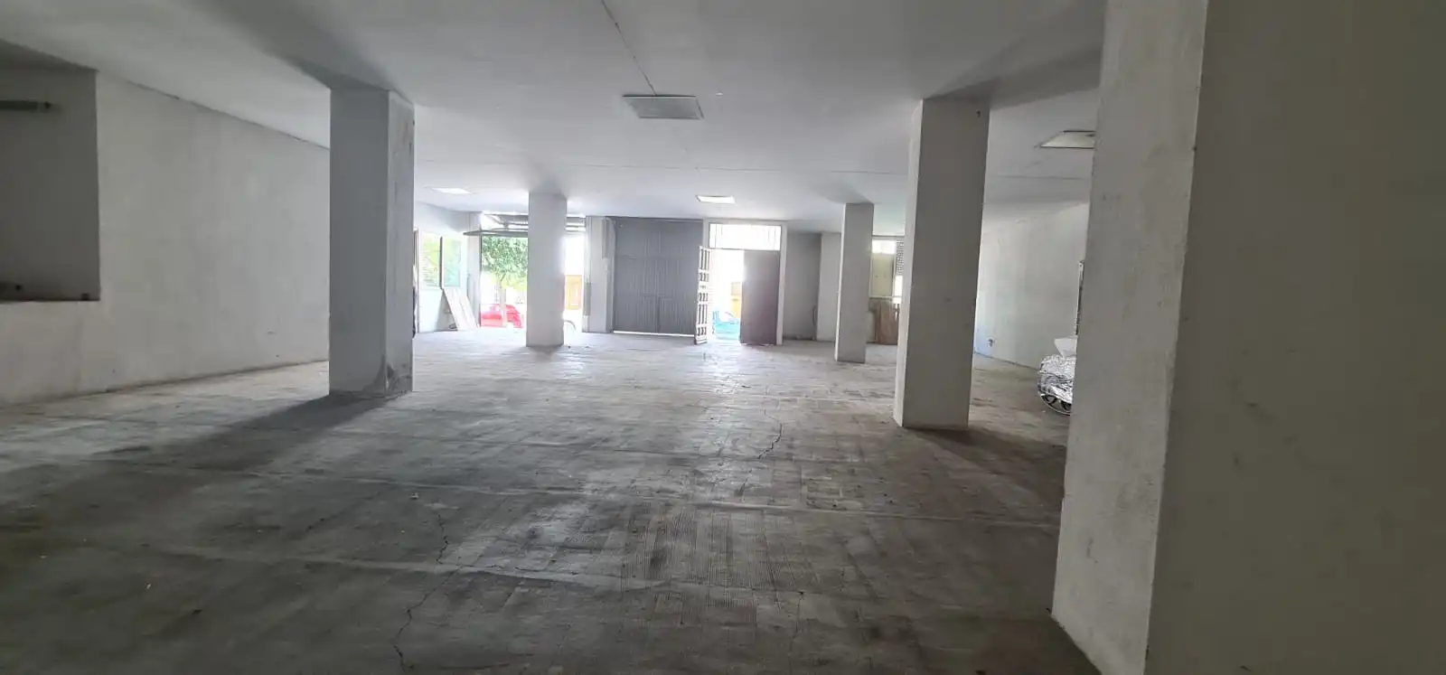 Local comercial en venda a Avenida Madre Carmen Sallés, imagen 3