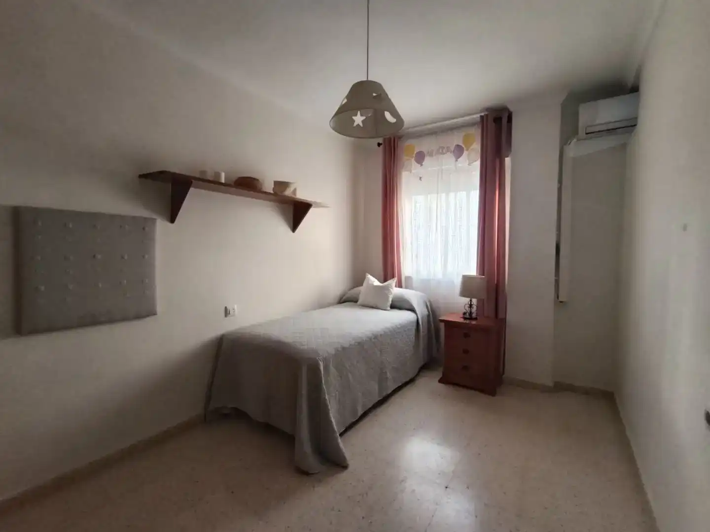 Dormitori de Pis en venda en Lebrija amb Aire condicionat i Balcó