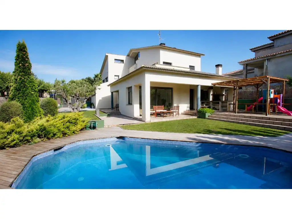 Garden of Houses for sale in Olèrdola  with Air Conditioner