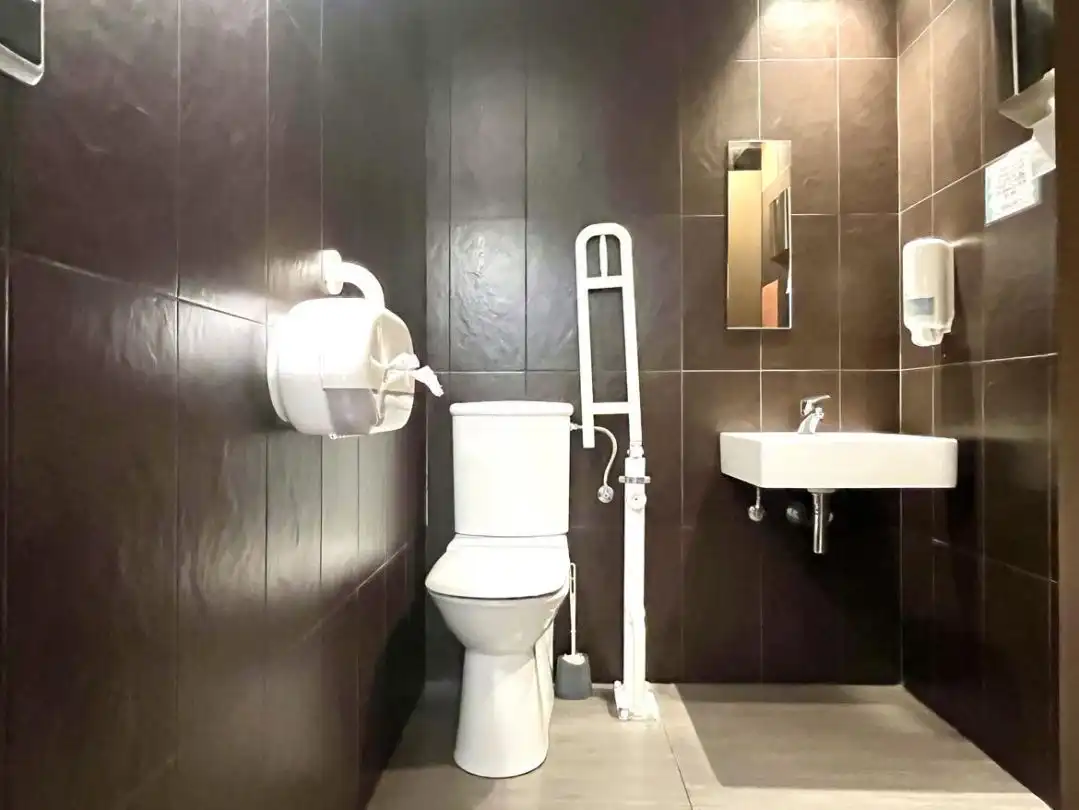 Badezimmer von Geschaftsraum zum Verkauf in Donostia - San Sebastián  mit Klimaanlage