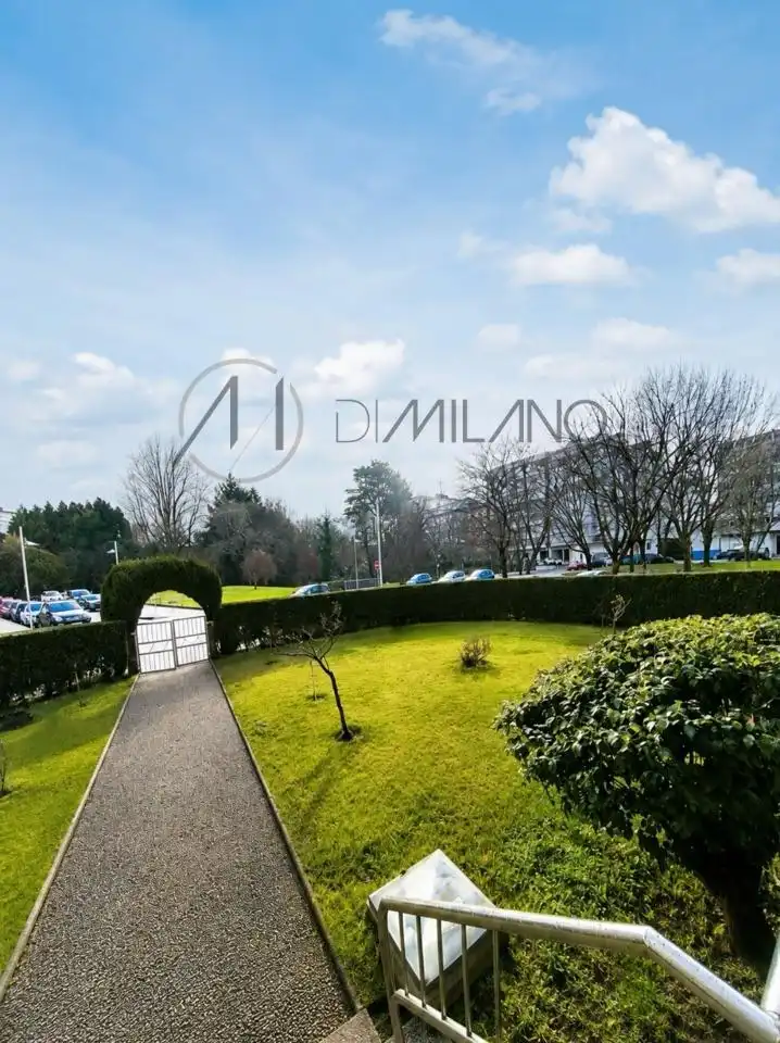 Exterior view of Flat for sale in Pontevedra Capital   with Heating, Storage room and Balcony