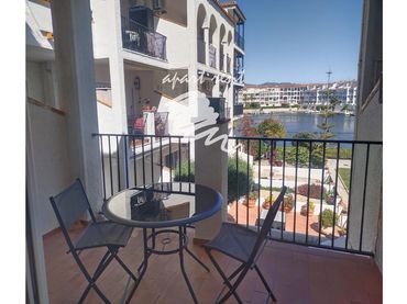 Piso con balcón en venta en Gran Lago