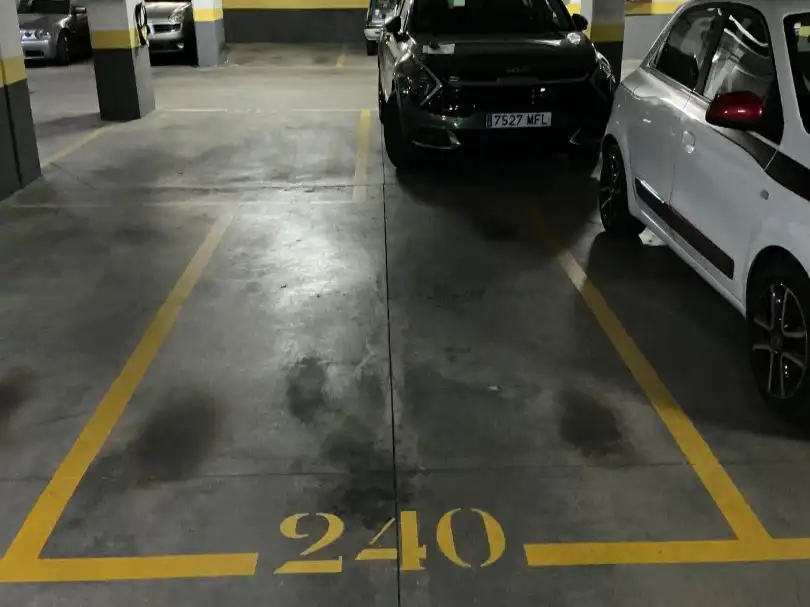 Parking of Garage for rent in Madrid  with Alarm