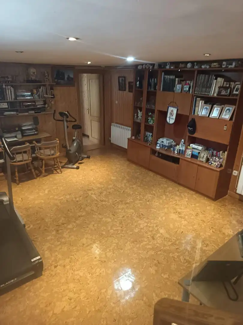 Chalet con piscina en venta en Viana de Cega, imagen 47