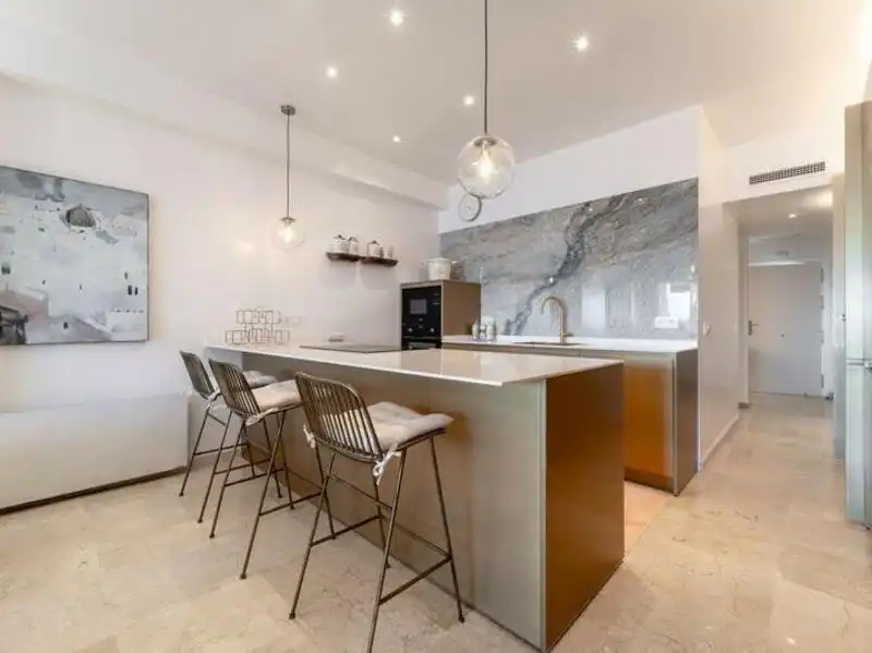 Cuina de Apartament en venda en Marbella amb Aire condicionat, Calefacció i Terrassa