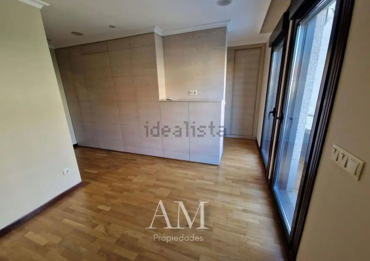Casa o xalet en venda en Vigo  amb Calefacció, Jardí privat i Terrassa