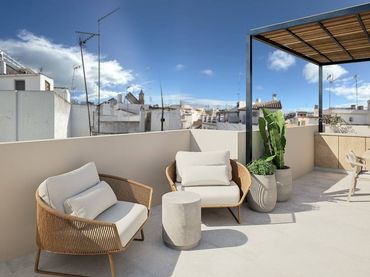 Maison mitoyenne avec balcon à vendre à Calle Casares