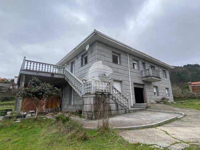 Casa-chalet en Venta en Entrimo