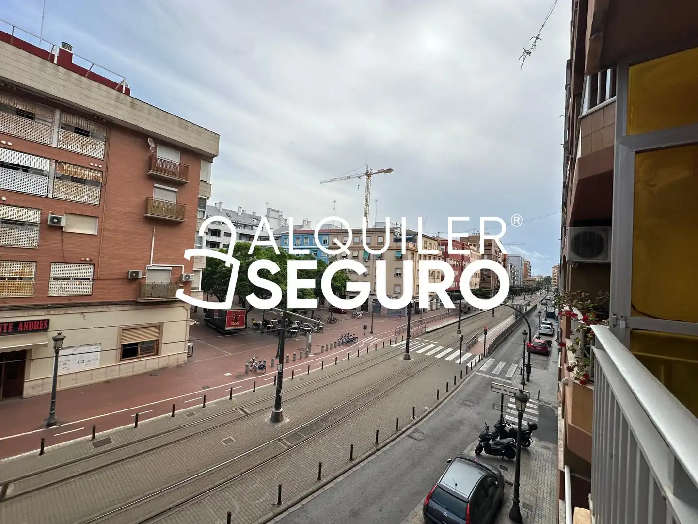 Exterior view of Flat for rent in Valencia  with Air Conditioner and Furnished
