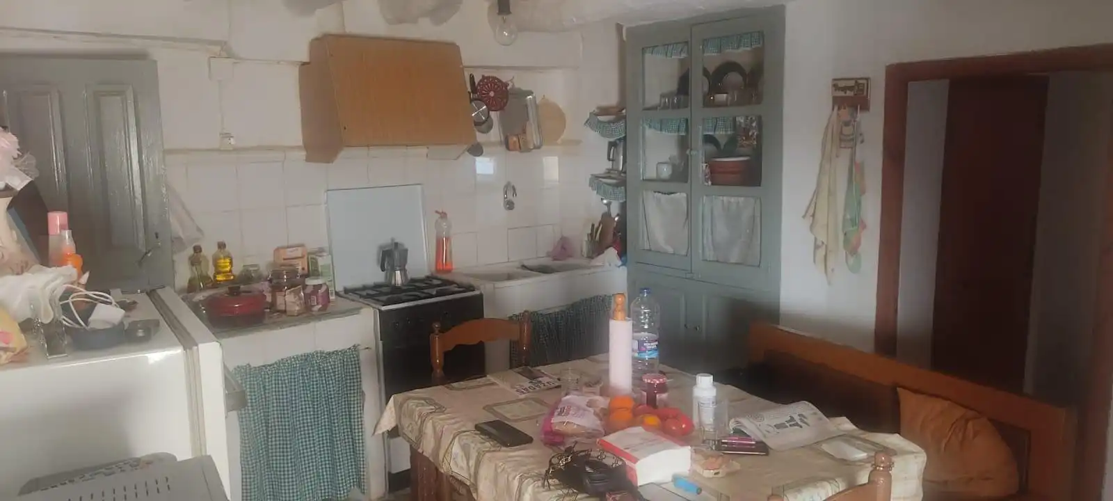Cuina de Finca rústica en venda en Crivillén amb Jardí privat