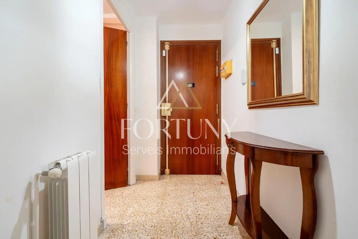 Flat with lift for sale in de la Sardana 10, imagen 3