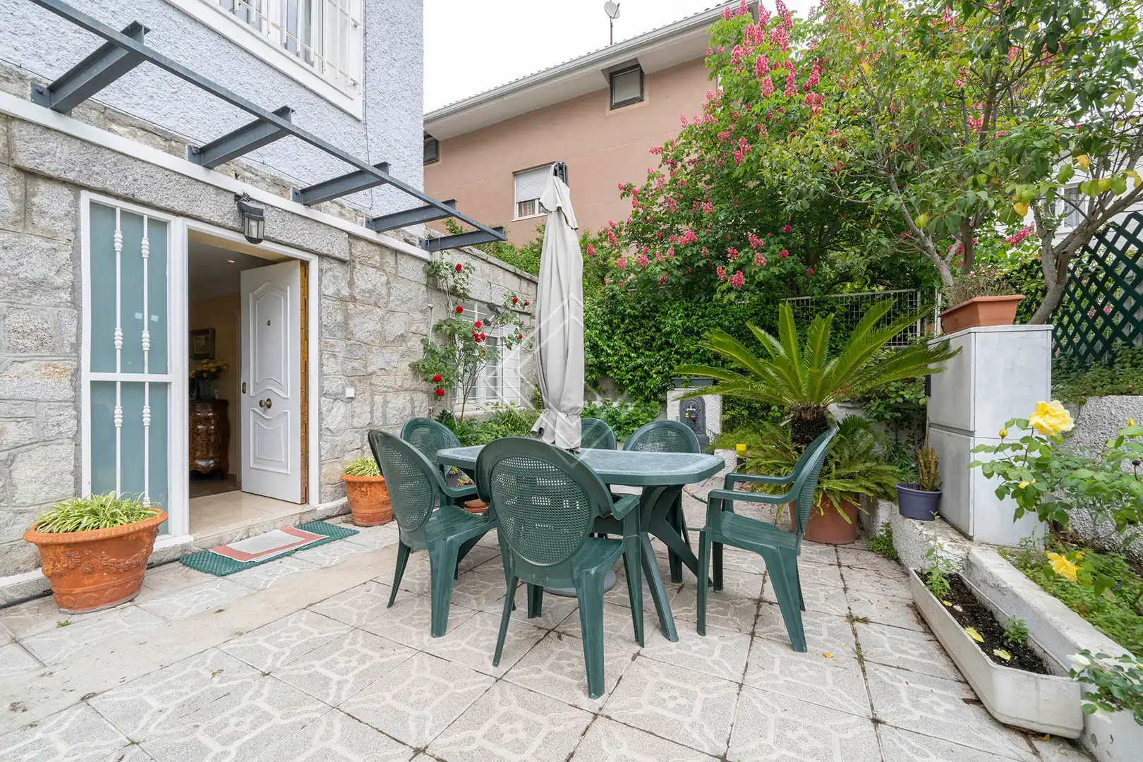 Terraza de Casa adosada en venta en Madrid