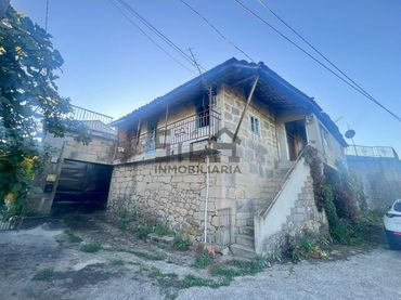 Casa amb jardí en venda a Coles