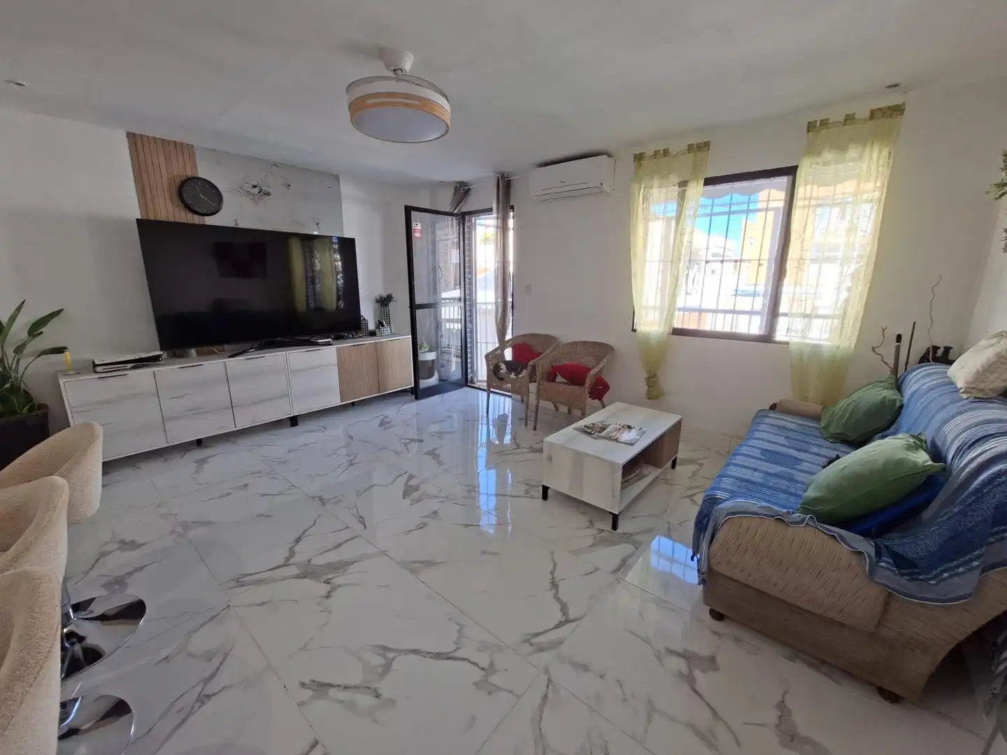 Piso con terraza en venta en Calle Calle Canarias 6