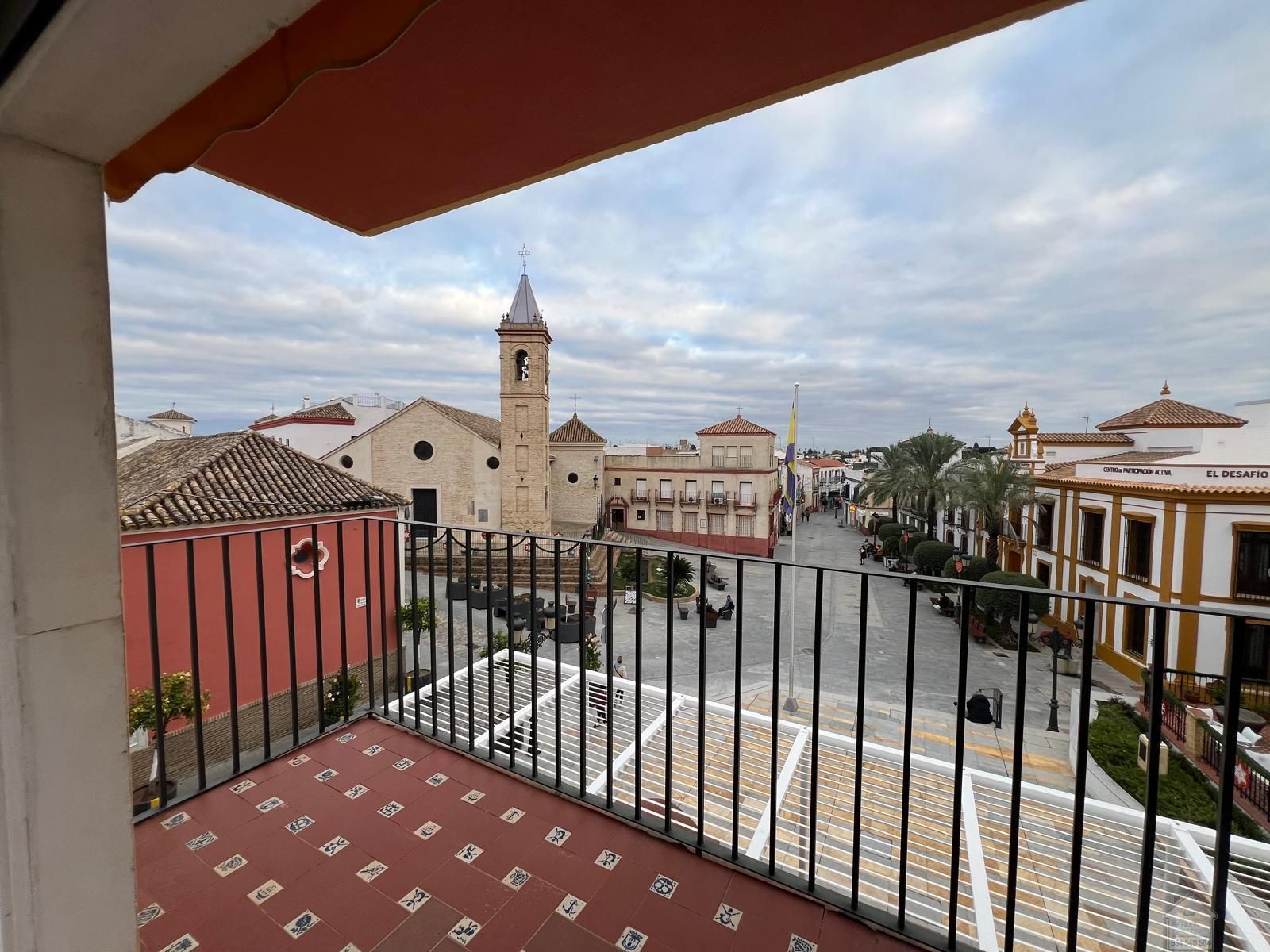 Vista exterior de Pis en venda en Gines amb Parquet i Terrassa